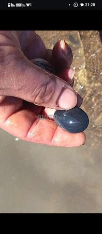 حجر سبج أسود مصقول طبيعياً بالماء لمعة النجمة - 2