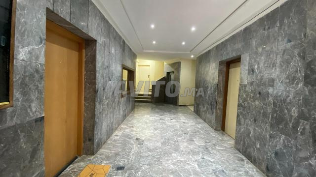 شقة للبيع الرباط أكدال 3 غرف 143 متر مربع - 2