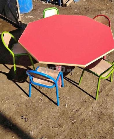 طاولة ثمانية الأضلاع 1م20/كرسي/طاولة/منصة/سبورة