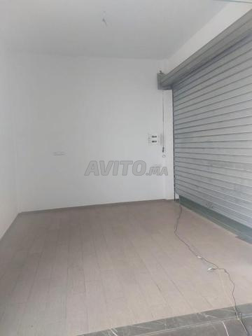 محل تجاري للإيجار بالطابق الأول