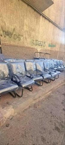 Chaise visiteur de réception/vestiaire - 2