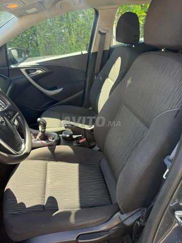 Opel Astra Diesel Manuelle 2014 à Rabat - 2