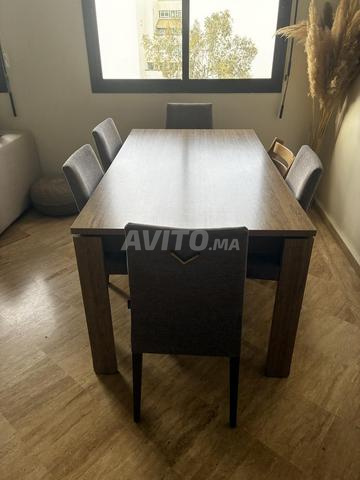 Table à manger et 6 chaises - 2
