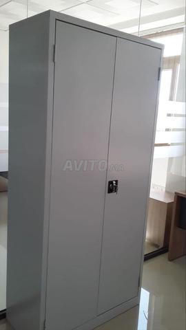 Armoire métallique avec fermeture sécurisée - 2
