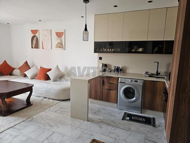 Studio meublé à louer - image 4