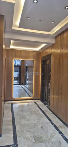 مكتب جديد مشرق بمساحة 80 متر مربع - 2