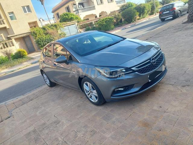 Opel Astra Diesel Manuelle 2019 à Rabat
