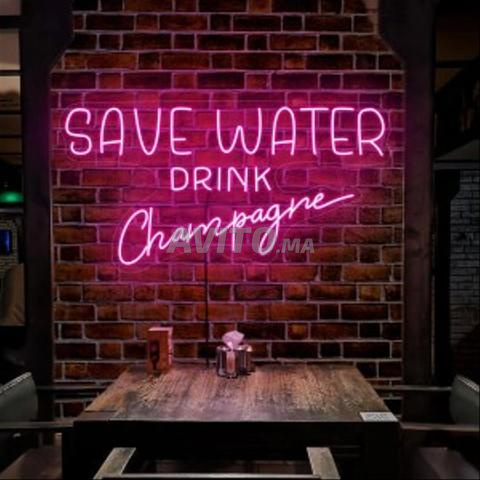 Enseignes & Néons LED Personnalisés - 2