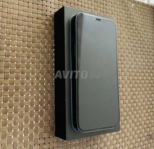 iPhone 12 Pro Max presque neuf jamais ouvert