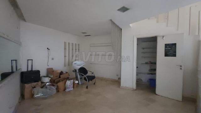 Local commercial 67m2 Triangle d'or