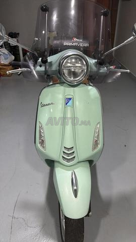 Vespa Primavera 125cc Modèle 2022 - État Neuf - 2