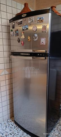 ثلاجة Whirlpool كبيرة بحالة جيدة - 2
