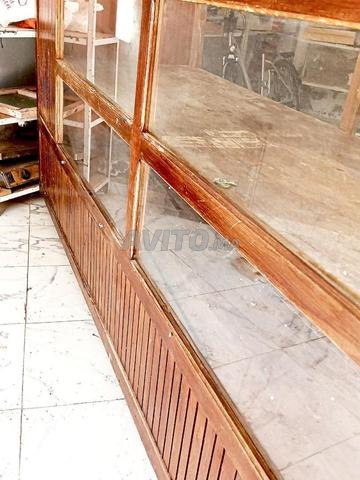 كونطوار خشبي بالزجاج بحالة جيدة - 2