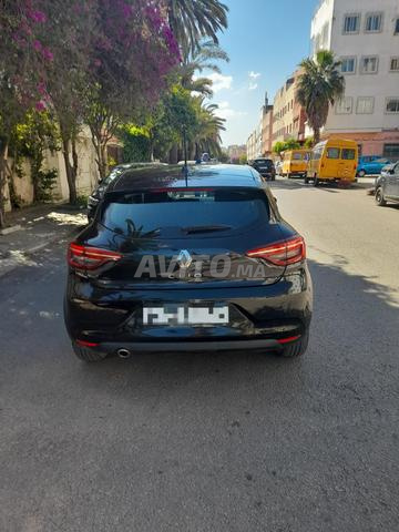 Clio 5 2023 en très bon état - 2