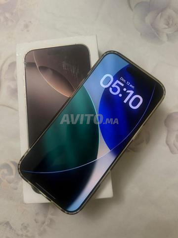 iPhone 16 Pro Max état 89 avec la boîte