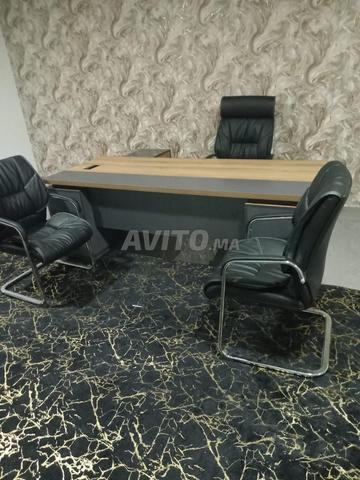 مكتب مع جانب و صندوق بسعر جيد - 2