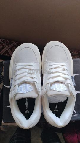 حذاء رياضي كلاسيكي أبيض - 2