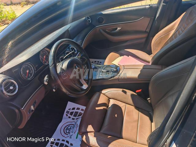 La voiture est en bon état. - 2