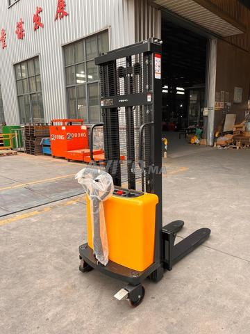 رافعة نصف كهربائية بعرض خاص