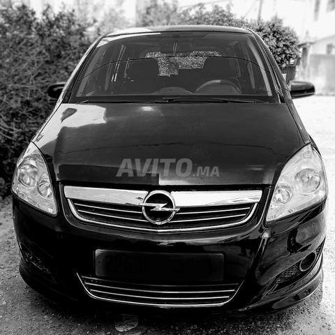 Voiture familiale et économique - 2