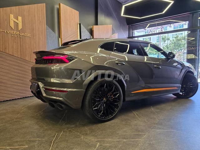 لامبورغيني URUS SE كاربون (مركبة جديدة 2026)