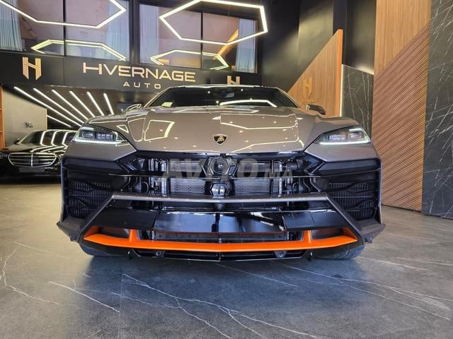 لامبورغيني URUS SE كاربون (مركبة جديدة 2026)