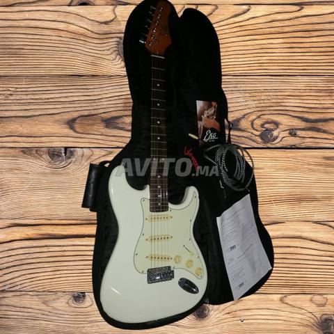 حزمة كاملة Eko S300 مع مضخم صوت Fender Frontman