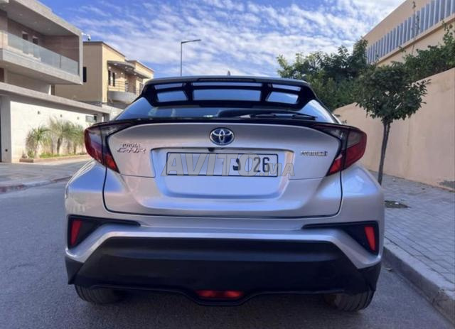 Toyota C-HR Hybride Automatique 2022 à Laâyoune - 2