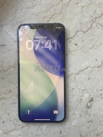 iPhone 12 très bon état