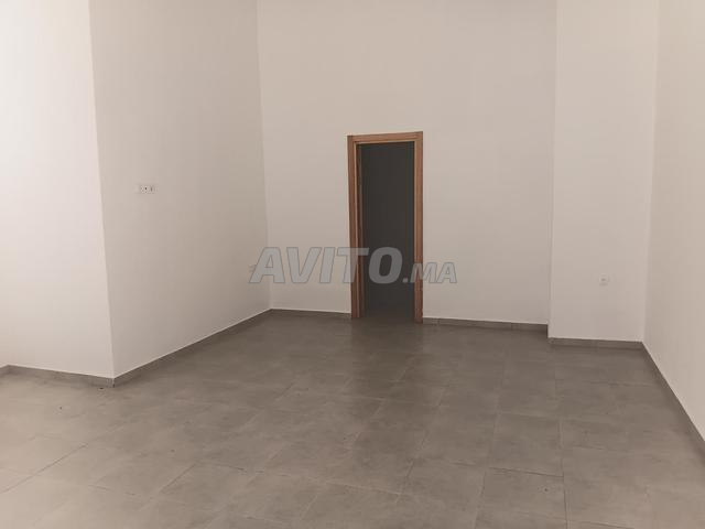 محل تجاري جديد بالمحيط