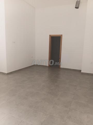 محل تجاري جديد بالمحيط