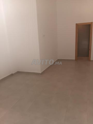 محل تجاري جديد بالمحيط