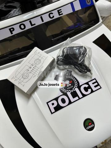 VOITURE POLICE - 2