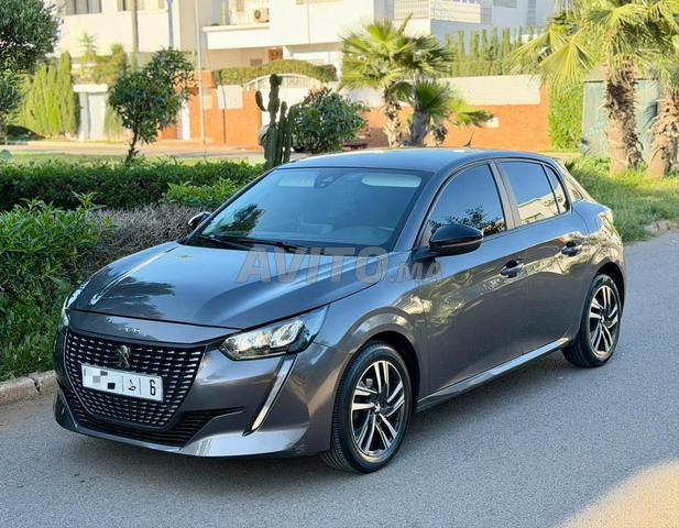 Peugeot 208 1er main 2023