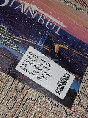 Table et tapis d'occasion - 2