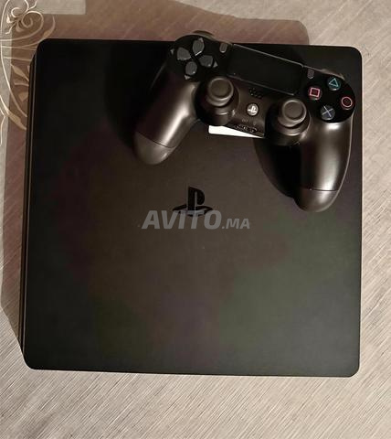 PlayStation 4 slim 2 manettes