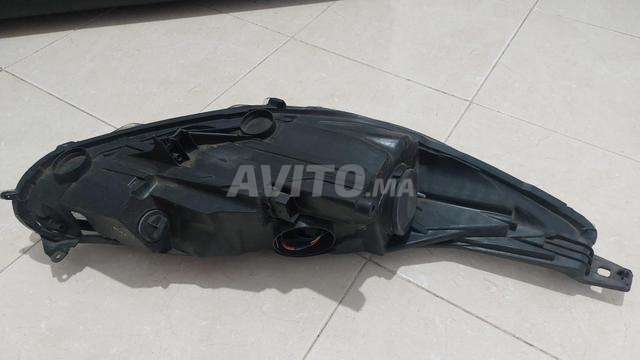 عدسة أمامية لفورد فييستا - 2