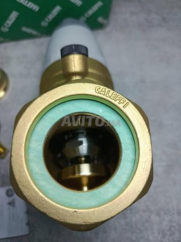 Réducteur de pression eau CALEFFI 535081 DN40 (1 1/2)