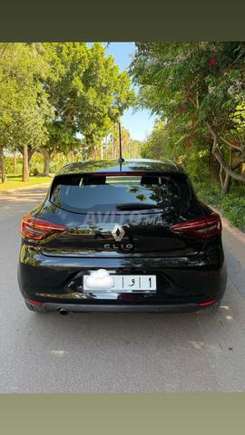 Renault Clio Essence Automatique 2023 à Casablanca