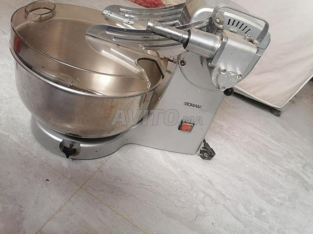 Machine à pâte marque BOMAN