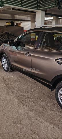 سيارة من نوع نيسان قشقاي نقية - 2