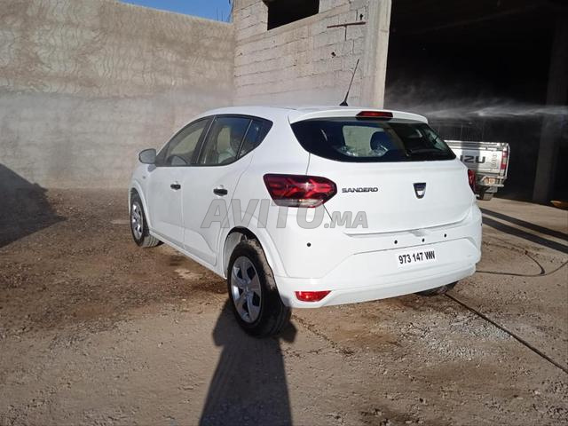 Voiture Sandero à vendre - 2
