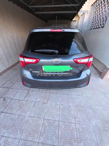 تويوتا ياريس للبيع بحالة جيدة جداً - 2