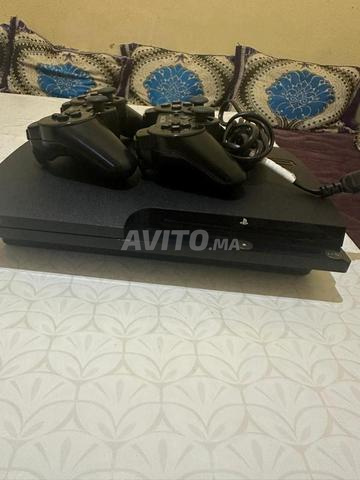 PS5 très propre avec ses accessoires