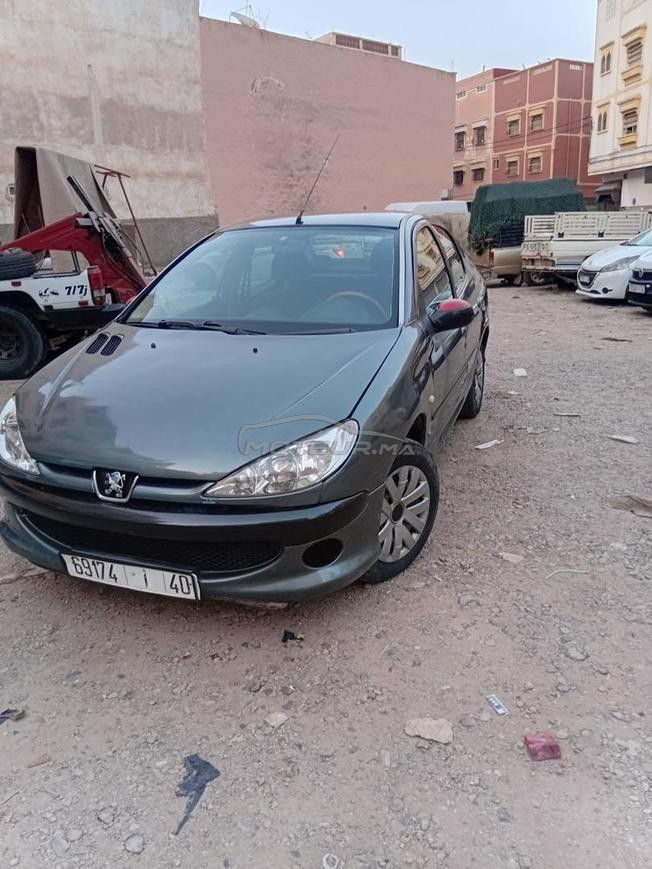 سيارة Peugeot 206 Sedan