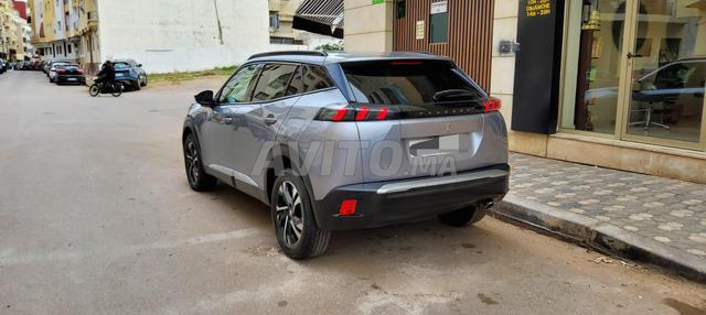 Peugeot 2008 diesel 6cv automatique particulier 2022 - 2