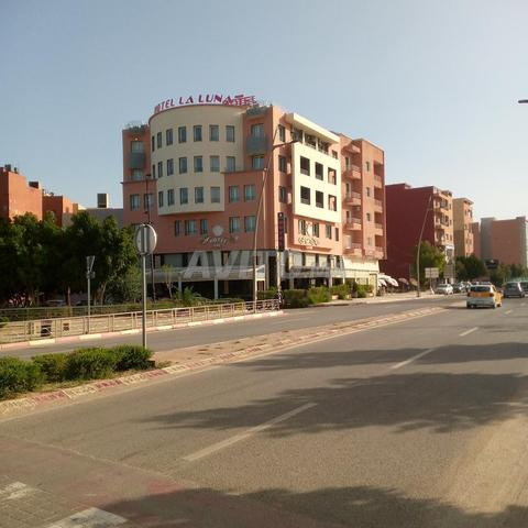 محل تجاري للبيع بشارع محمد الخامس قرب رياض السلام - 2