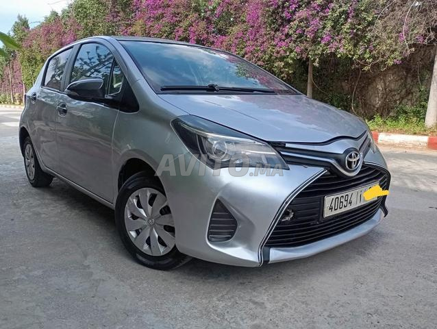 Toyota Yaris modèle 2015 essence 6cv - 2