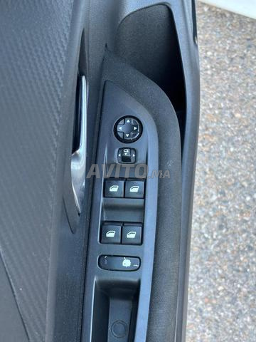 Peugeot 208 alur 2022 - 2