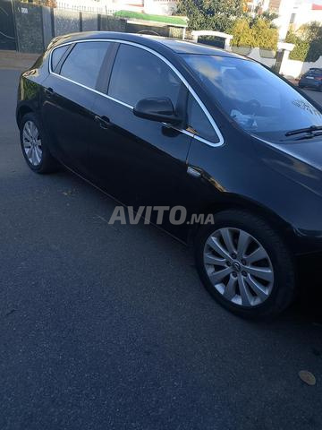 Opel Astra Diesel Manuelle 2012 à Rabat - 2